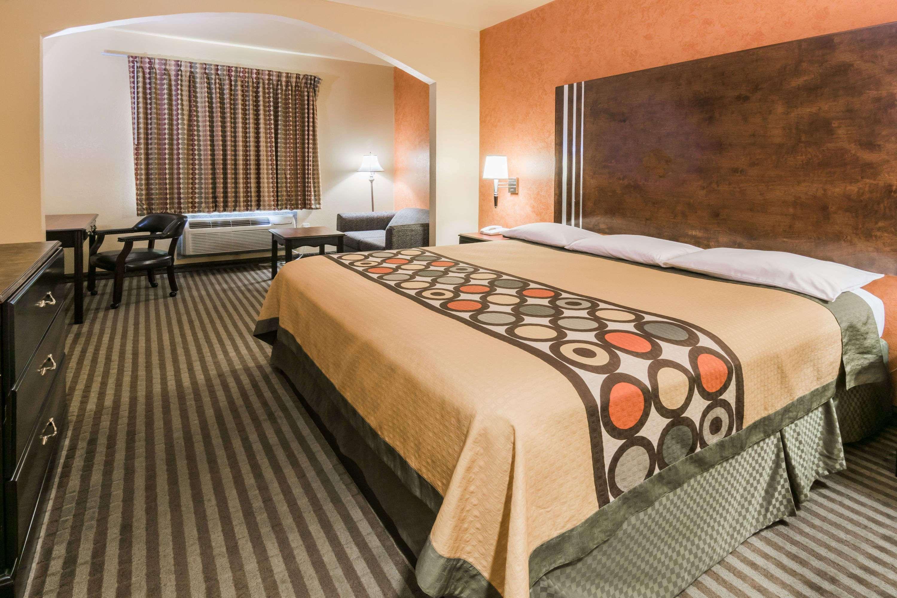 Lodge Econo I-10 South *