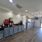 Super 8 by Wyndham Beaumont/I-10 S TX