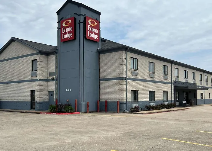 Super 8 by Wyndham Beaumont/I-10 S TX