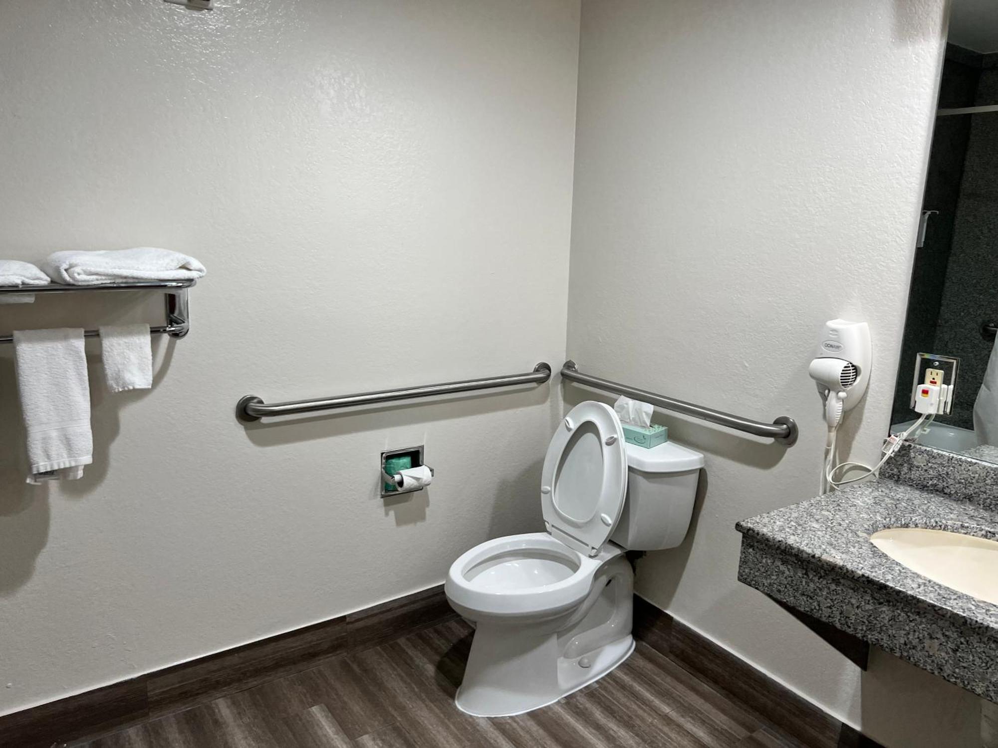 Lodge Econo I-10 South Beaumont